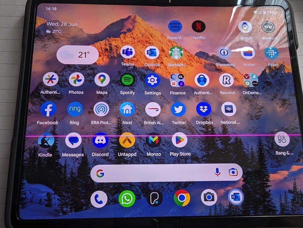 Pixel Fold showing a line of dead pixels.