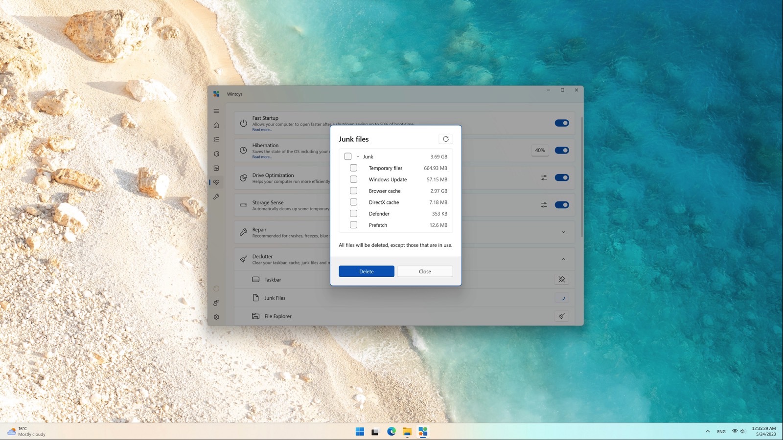 Wintoys lets you quickly get rid of junk files and apps that clutter up your storage.