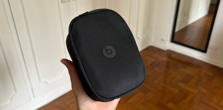 Beats Studio Pro carrying case