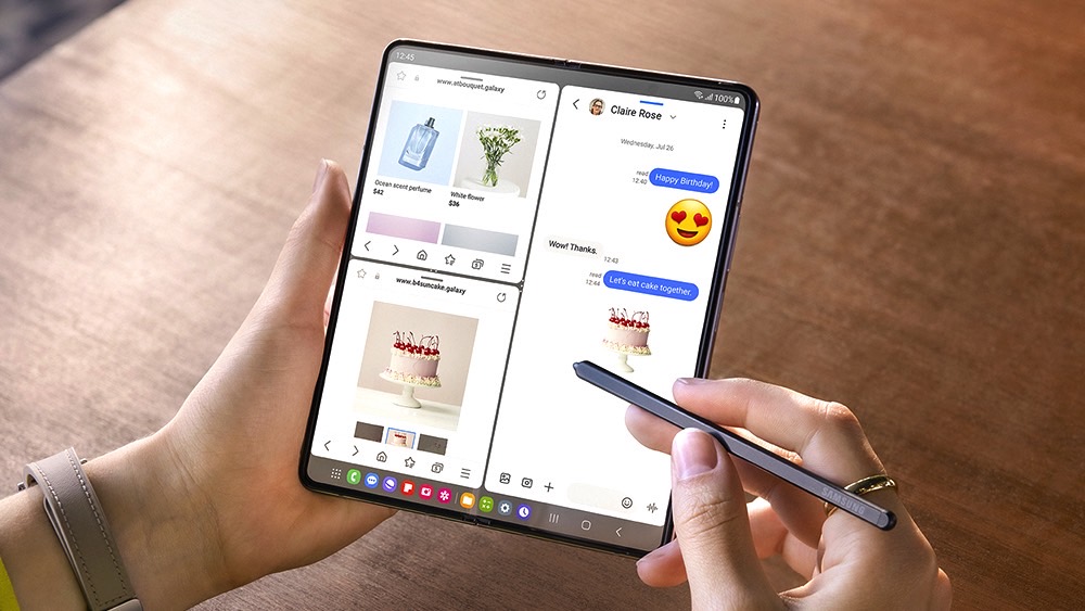 Multitasking on Galaxy Z Fold 5 using an S Pen stylus.