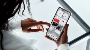 Nothing Phone (2) Nothing Phone (2) display.