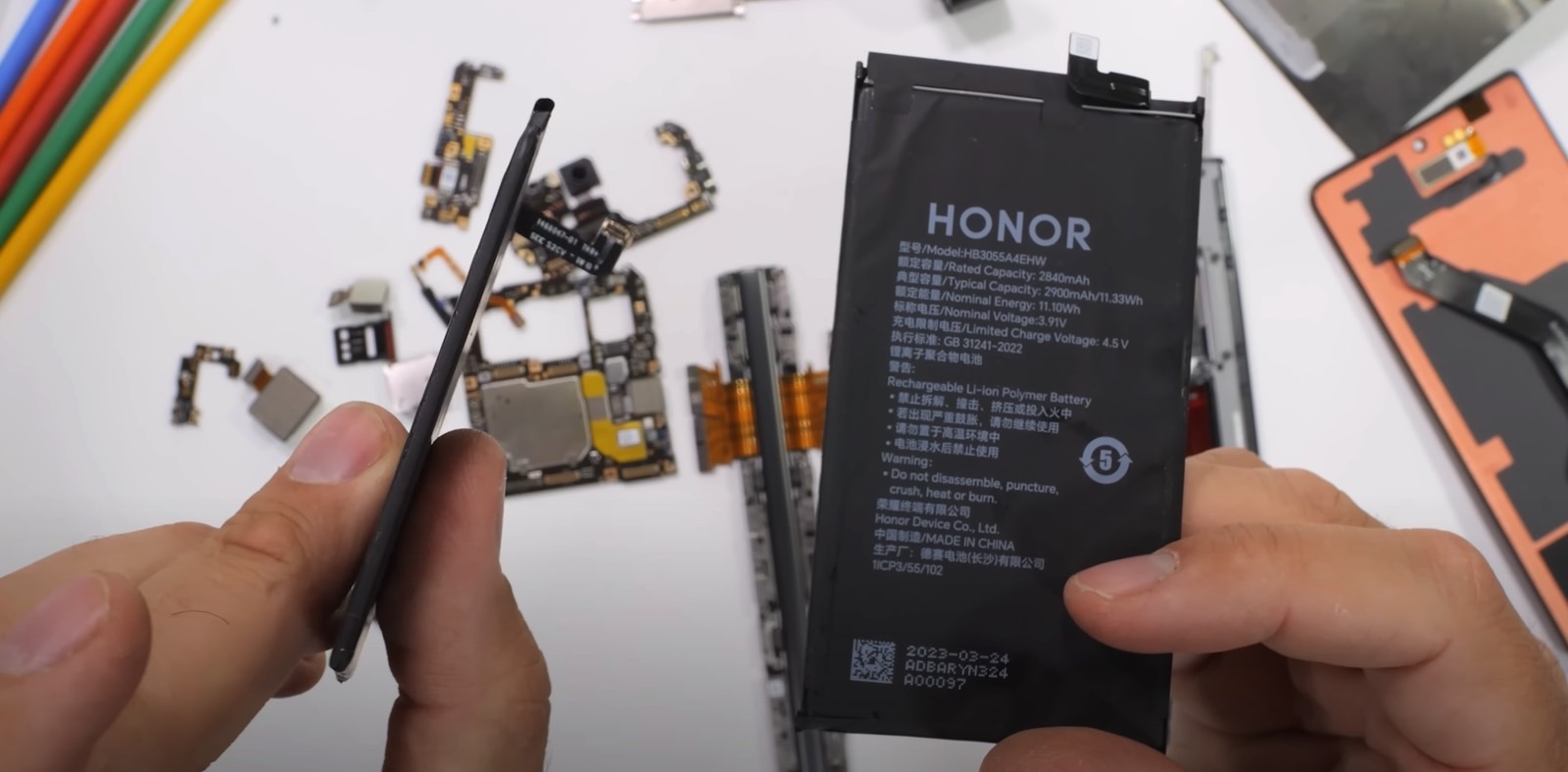 The Honor Magic V2 batteries are just 2.7mm thin.