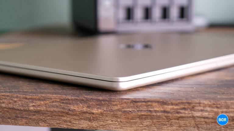 MacBook Air 15-Inch Side