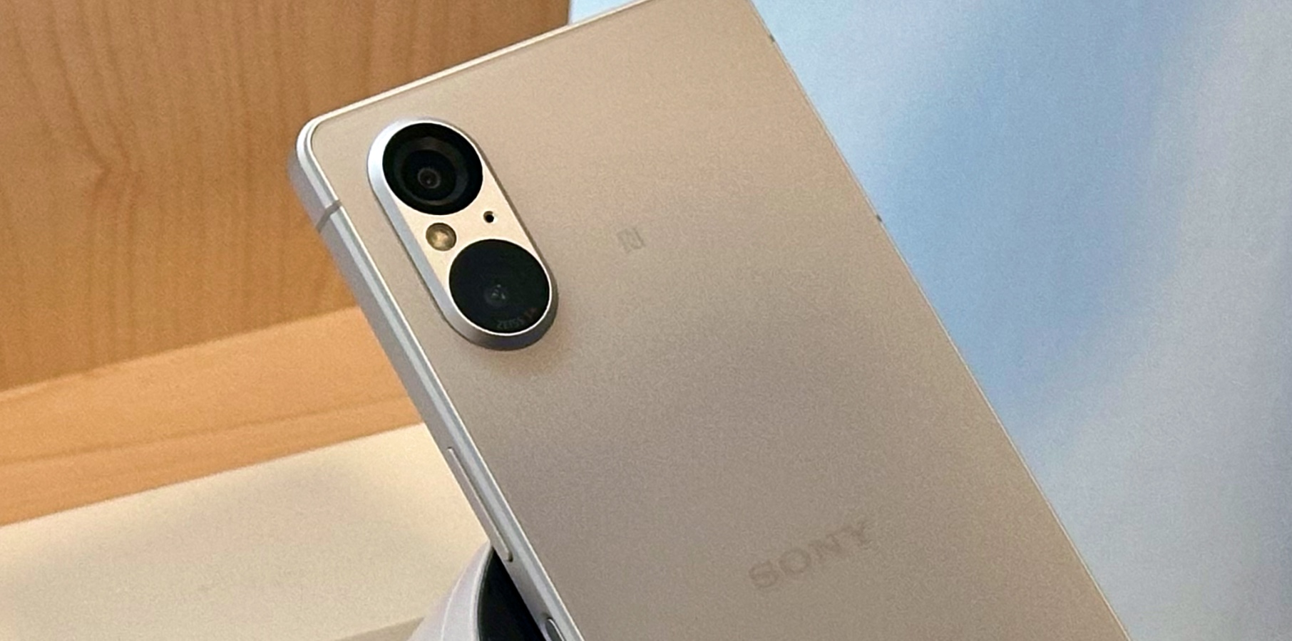 Sony Xperia 5 V: The compact Android flagship gets a big camera