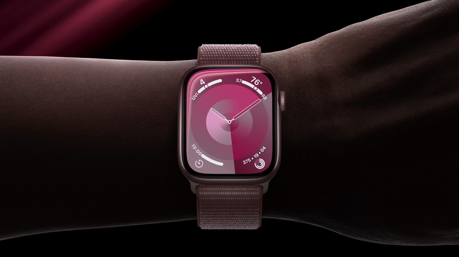 Apple Watch Series 9 in pink.