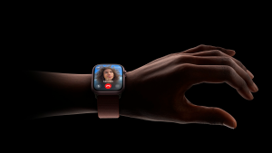 With a new double tap gesture, users can easily control Apple Watch Series 9 using just one hand and without touching the display. Double tap controls the primary button in an app so it can be used to answer a phone call, stop a timer, play and pause music, or snooze an alarm.