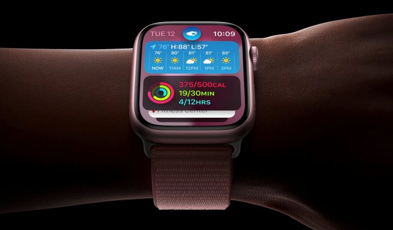 Apple Watch double tap icon appears at the top of the Series 9 screen.