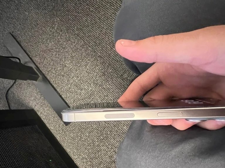 iPhone 15 Pro owner reports battery swelling but no overheating