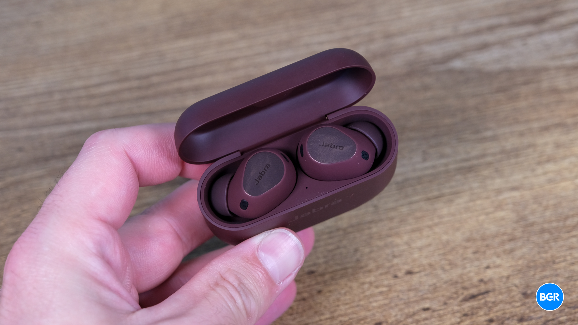 Jabra Elite 10 review: a cheaper, feature-packed alternative to