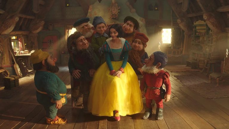 Rachel Zegler in Snow White.