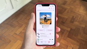 Apple Music Collaborative Playlists, react to a song feature