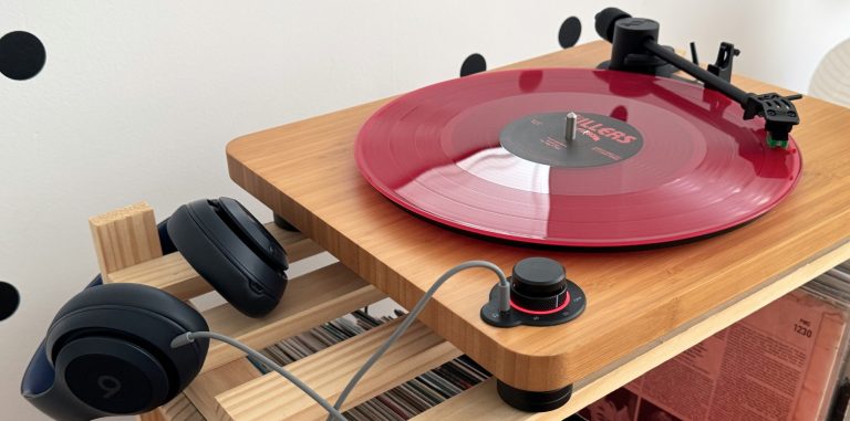 House of Marley Stir It Up Lux Wireless Turntable: Vinyl Record Player with  Wireless Bluetooth Connectivity, Built-in Pre-Amp, and Sustainable