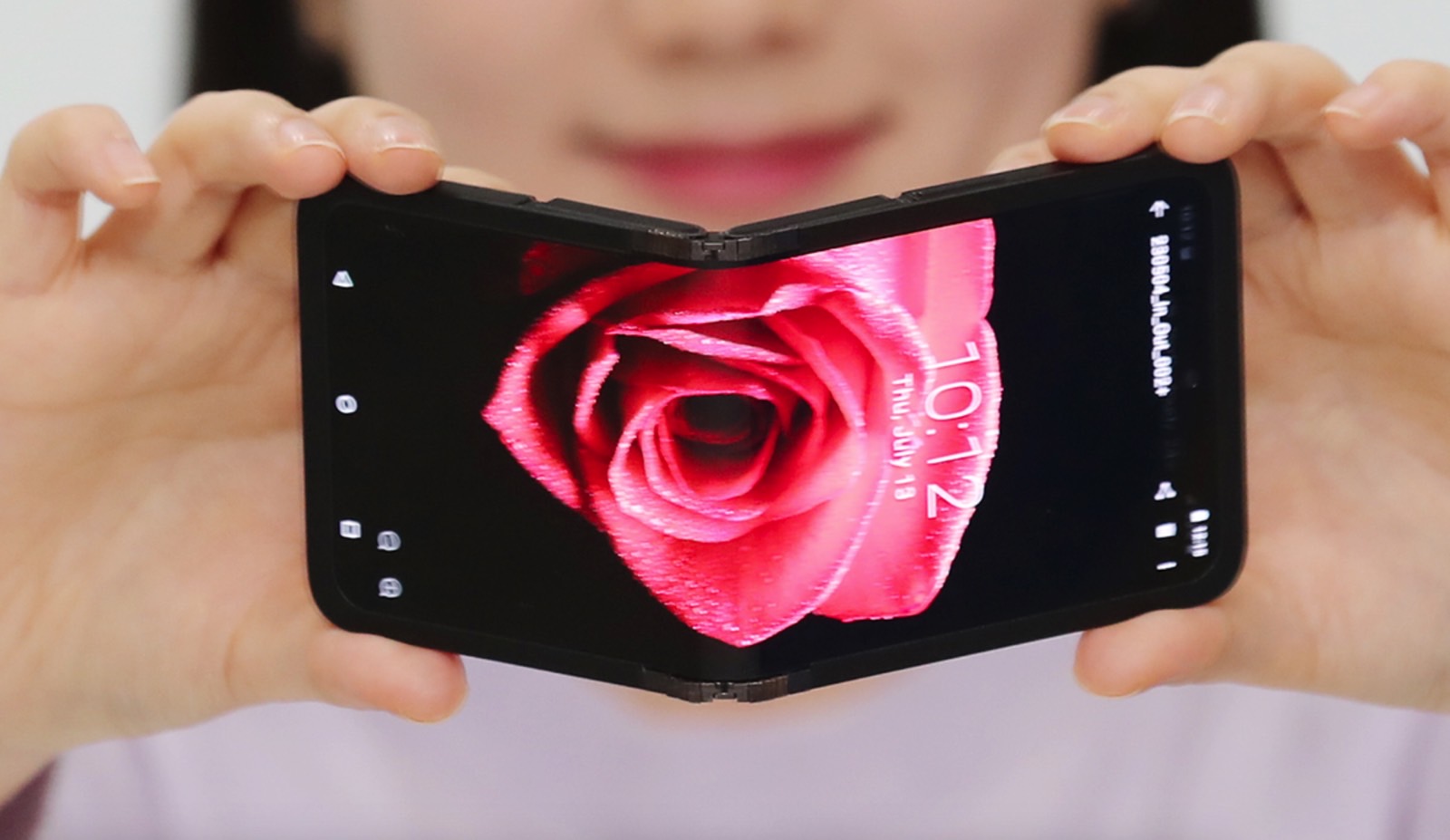 Samsung’s new foldable phone screen from CES 2024 sounds too good to be true