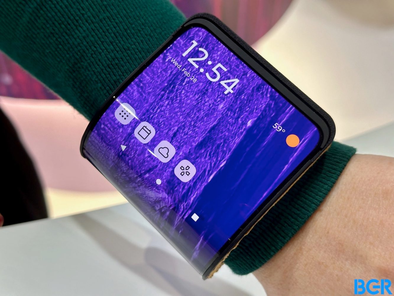 Hands on: Motorola’s bendable wrist phone is way cooler than I expected