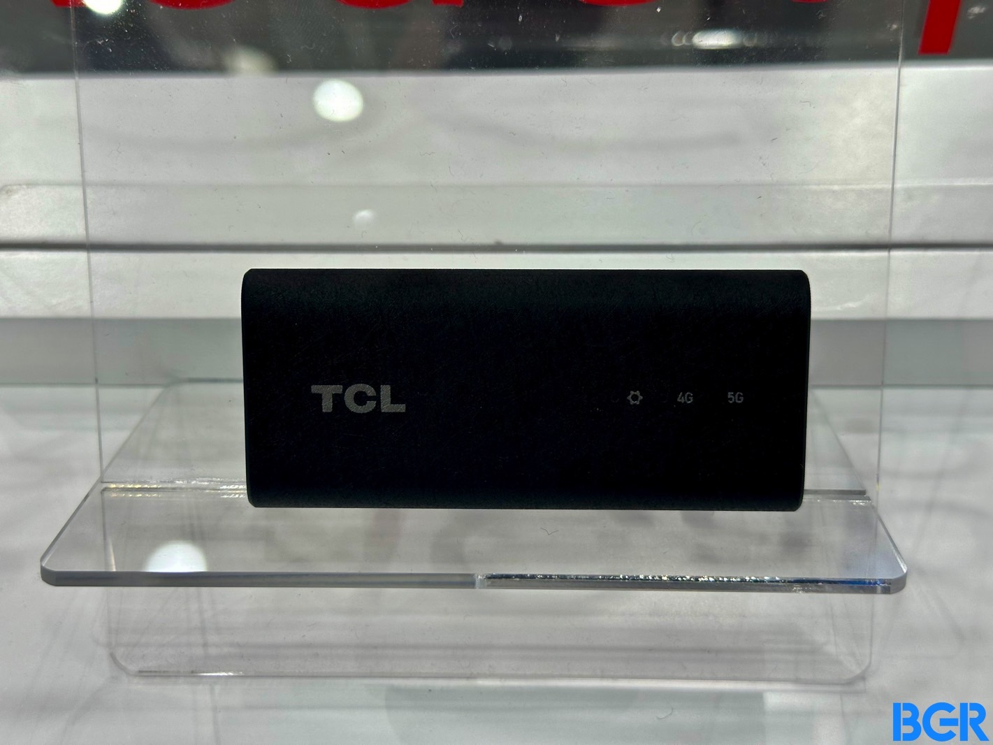 A closer look at TCL's new 5G RedCap dongle.