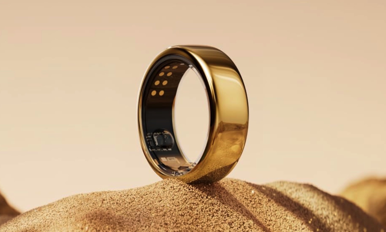 Oura Ring 3: Horizon design with gold finish.