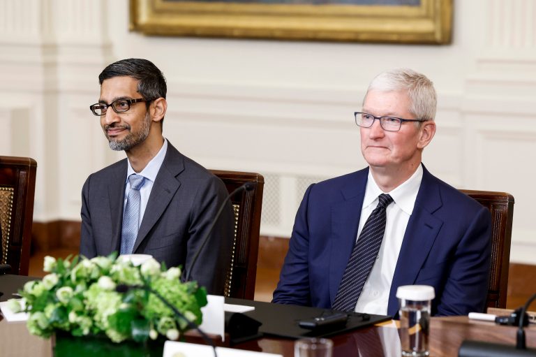 Google CEO Sundar Pichai and Apple CEO Tim Cook