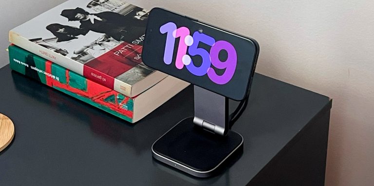 satechi q2 wireless charging stand bgr 2