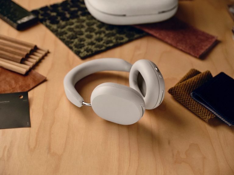 Sonos Ace wireless headphones in white.
