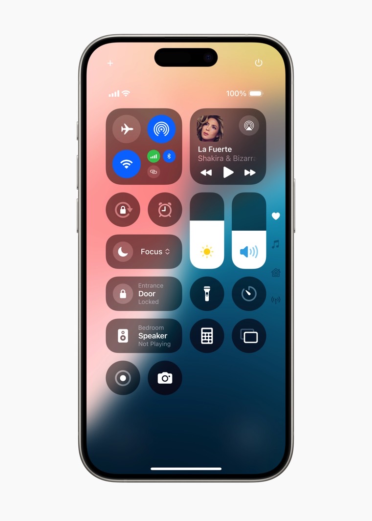 iOS 18: New Control Center design.