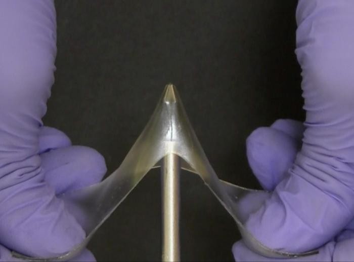 This bizarre self-healing gel is a totally new class of material