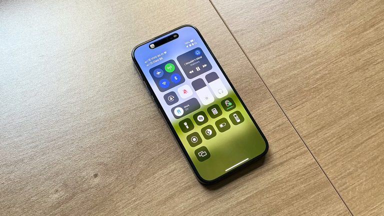 iOS 18 rumor / Control Center on iPhone 15 Pro