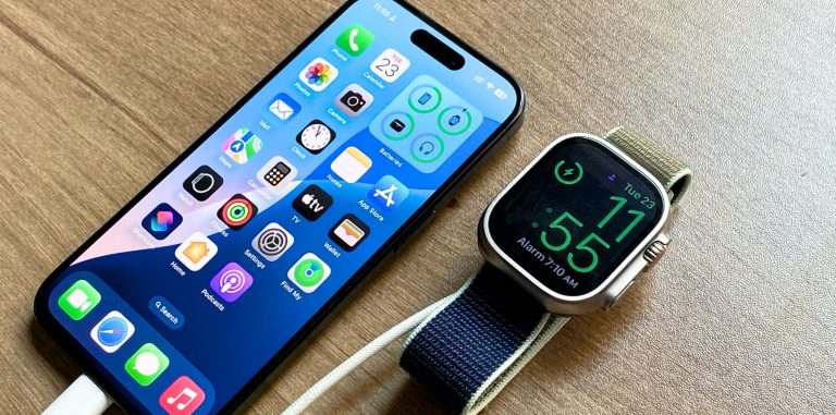 How to charge Apple Watch with an iPhone