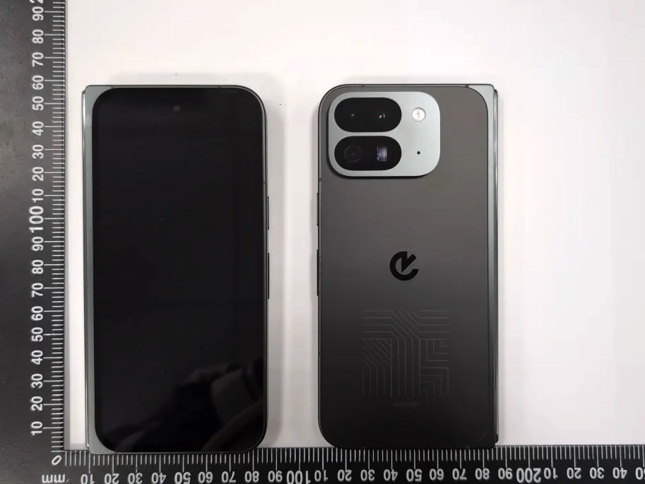 Pixel 9 Pro Fold folded: External display (left) and rear panel (right).