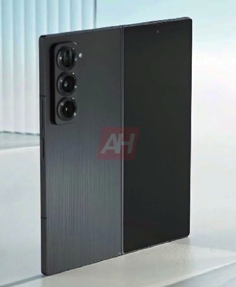 Purported Galaxy Z Fold 6 SE design.