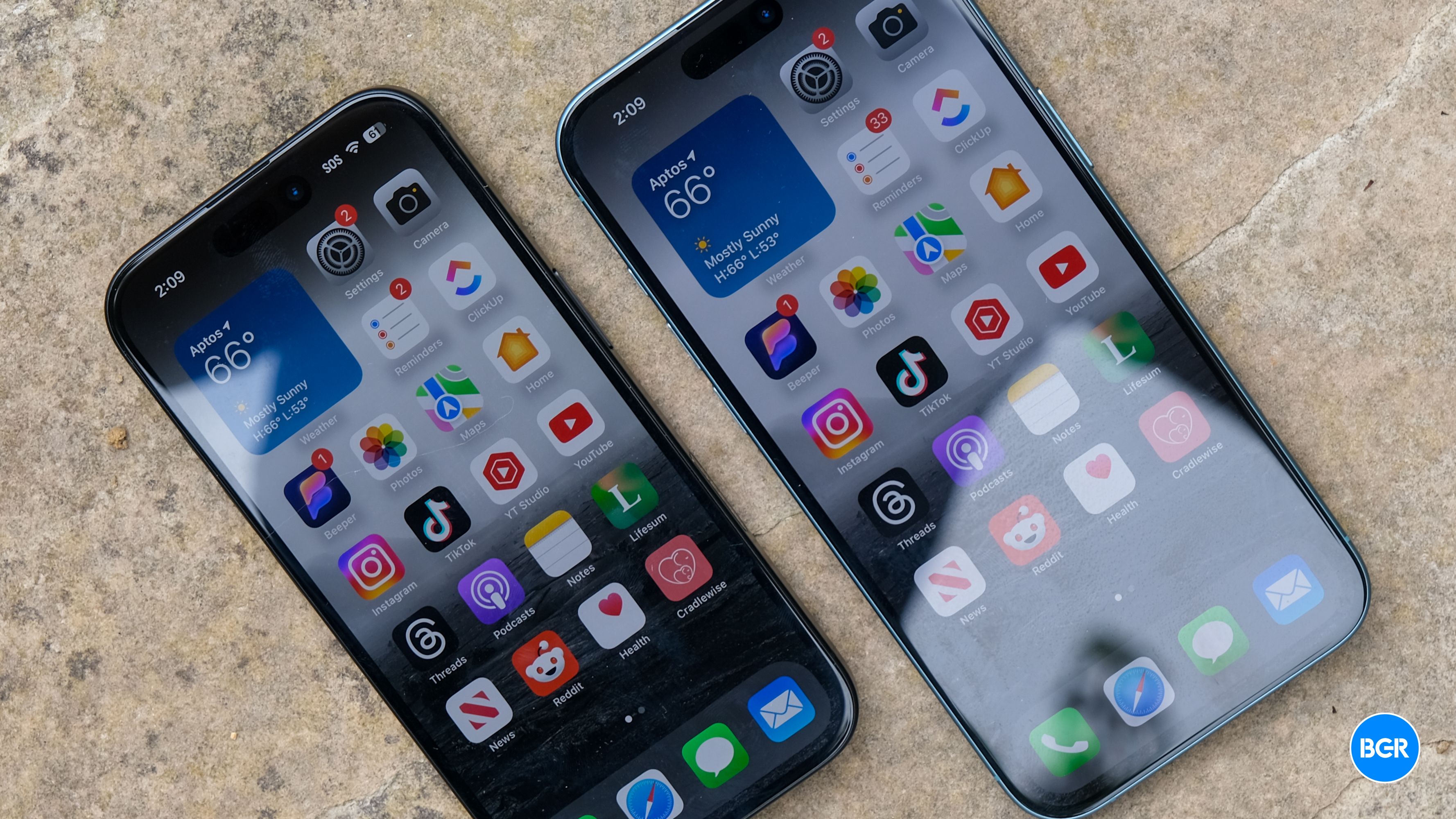 iPhone 16 and 16 Plus Display