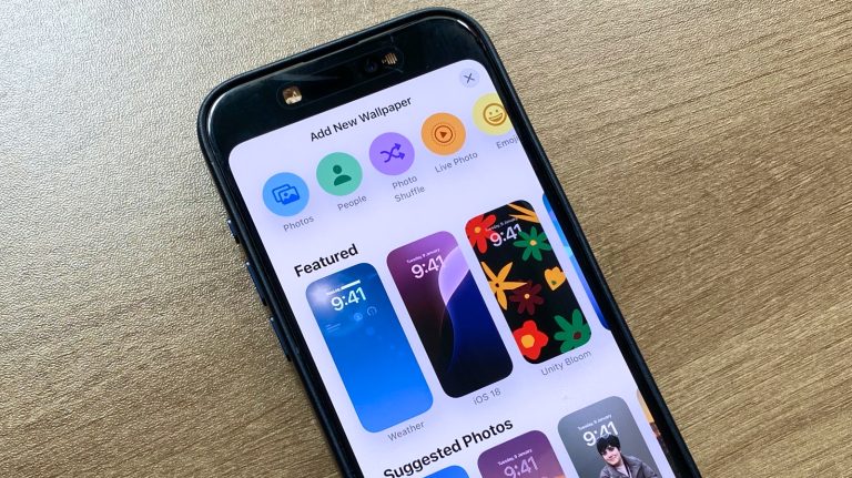 iPhone wallpaper customization in iOS 18