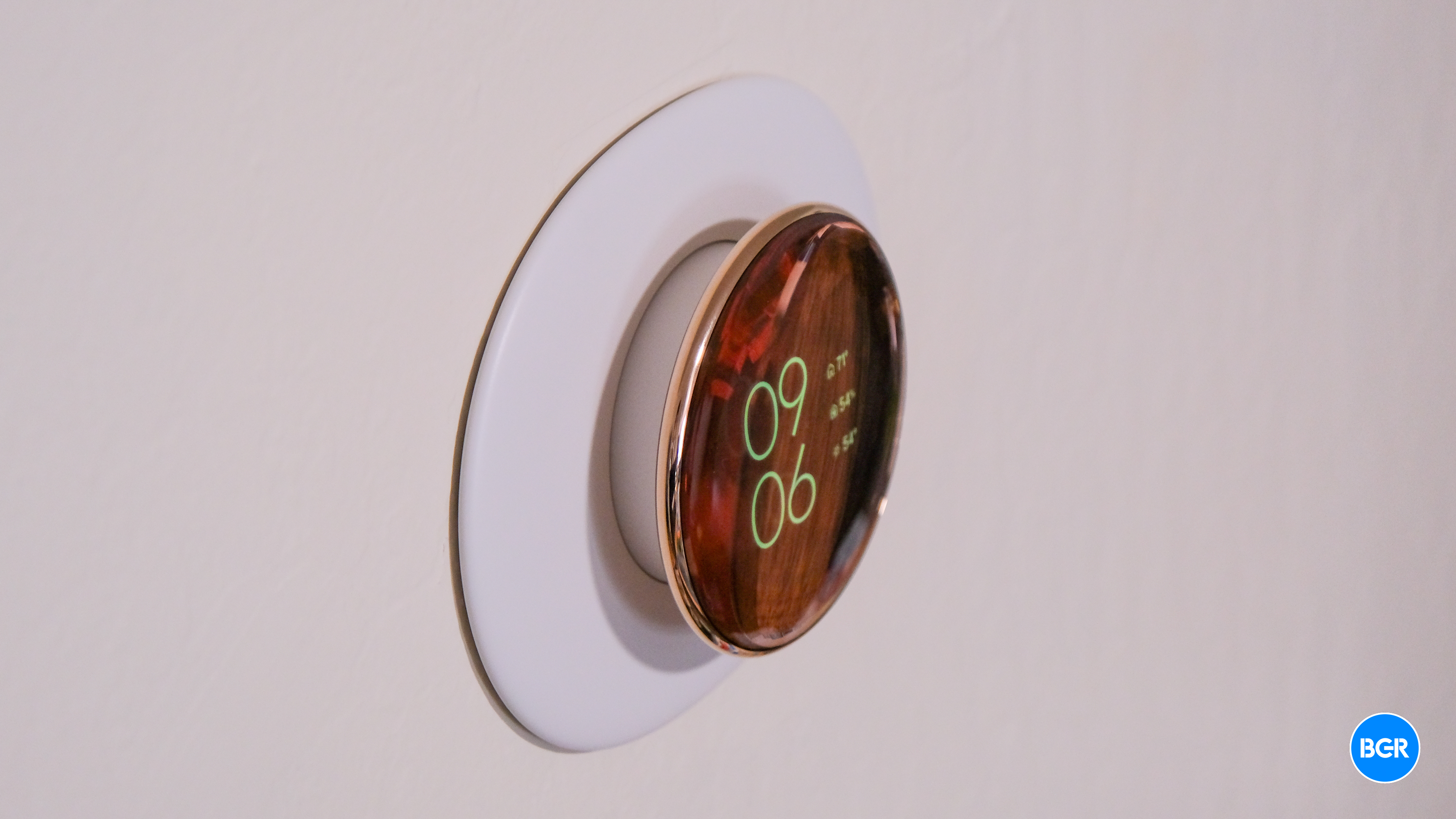 Nest Learning Thermostat (4th Generation) Floating