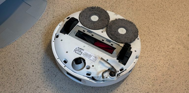 Roborock Qrevo Curv robot vacuum review