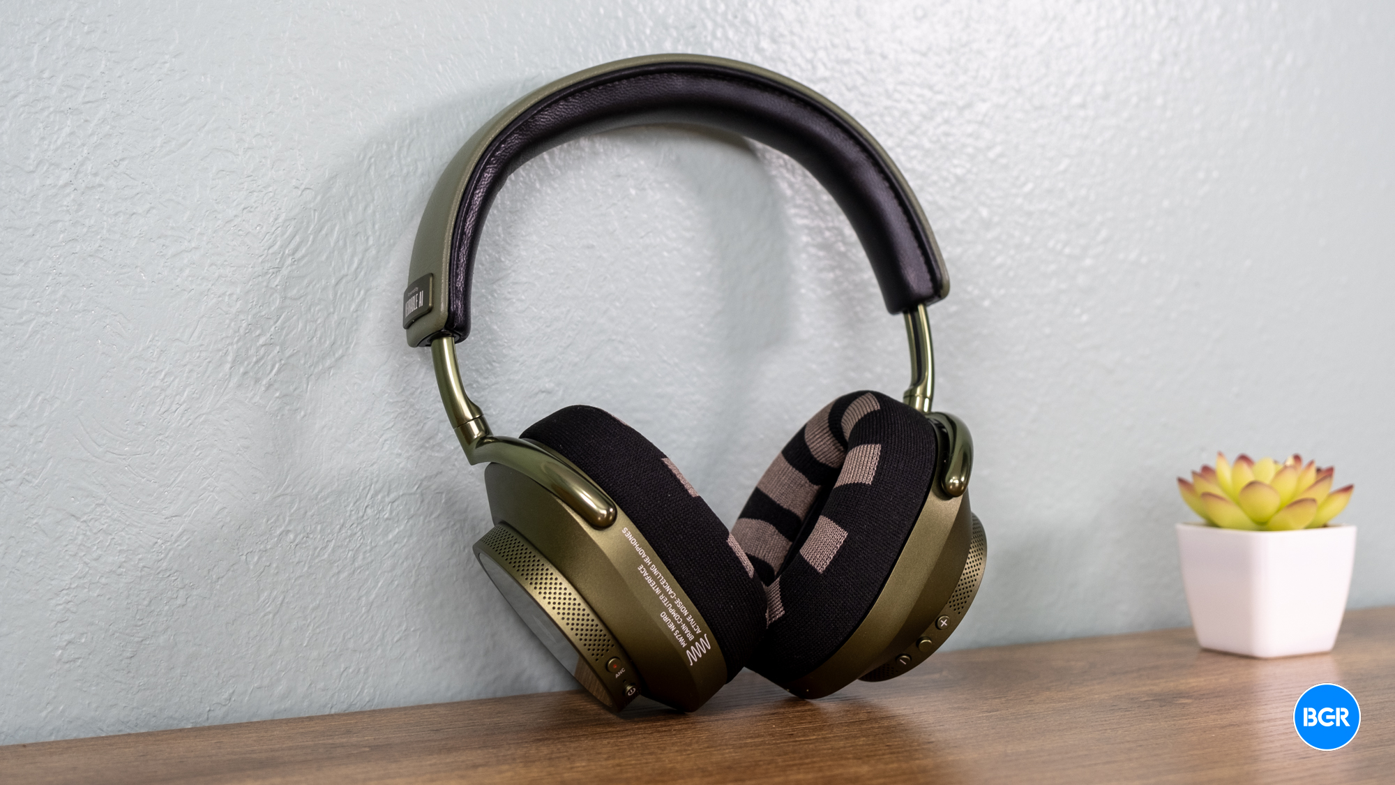 Master & Dynamic MW75 Neuro: Headphones that read your mind - BGR