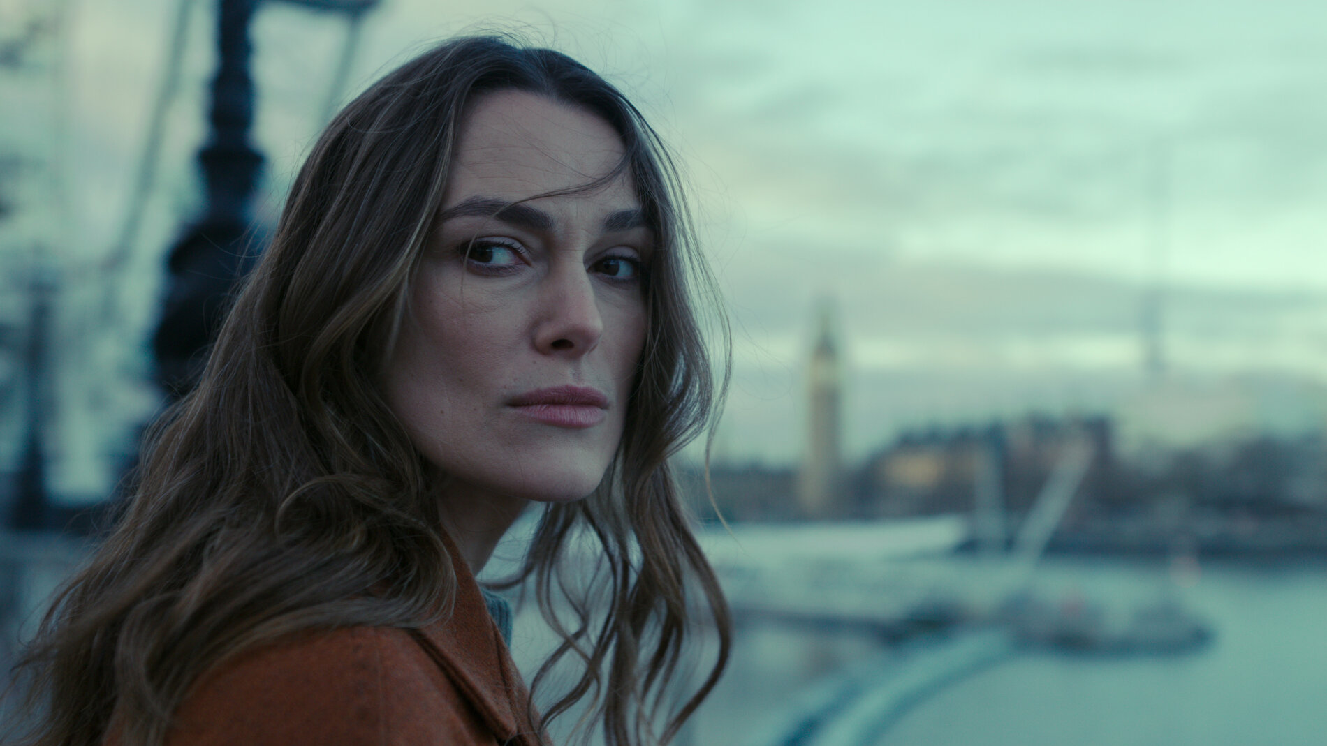 black-doves-our-first-look-at-keira-knightley-s-netflix-spy-series