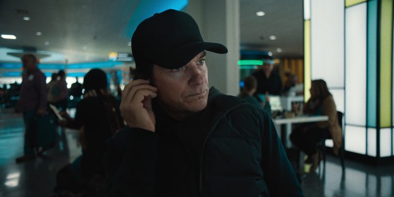 Jason Bateman in Carry-On on Netflix