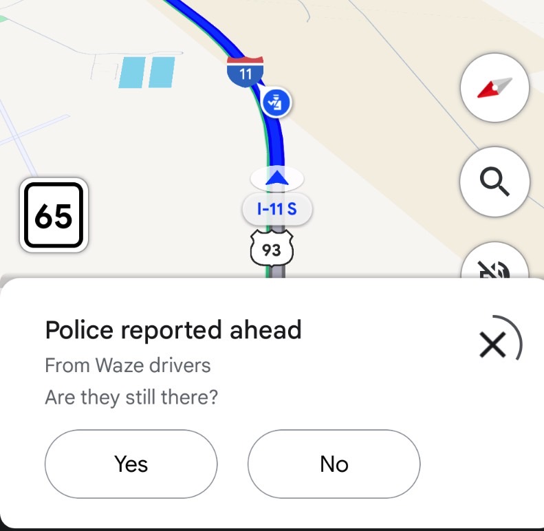 A Waze incident report appears in Google Maps.