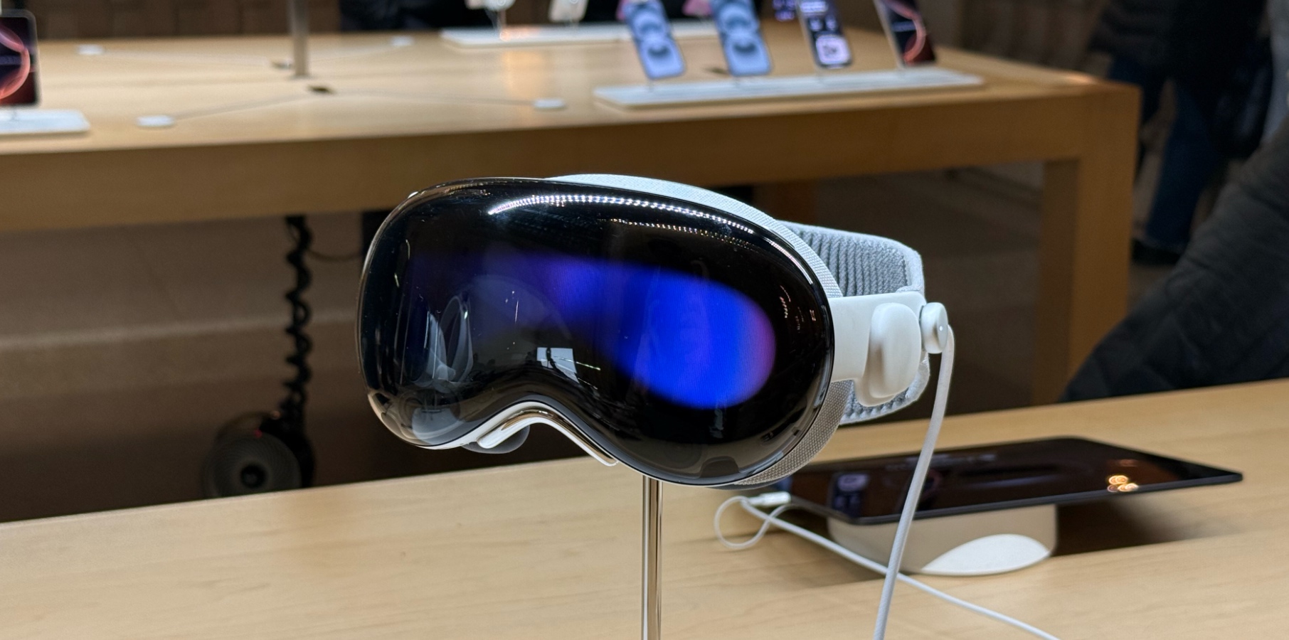 We might have just gotten our first look at part of the Apple Vision Air