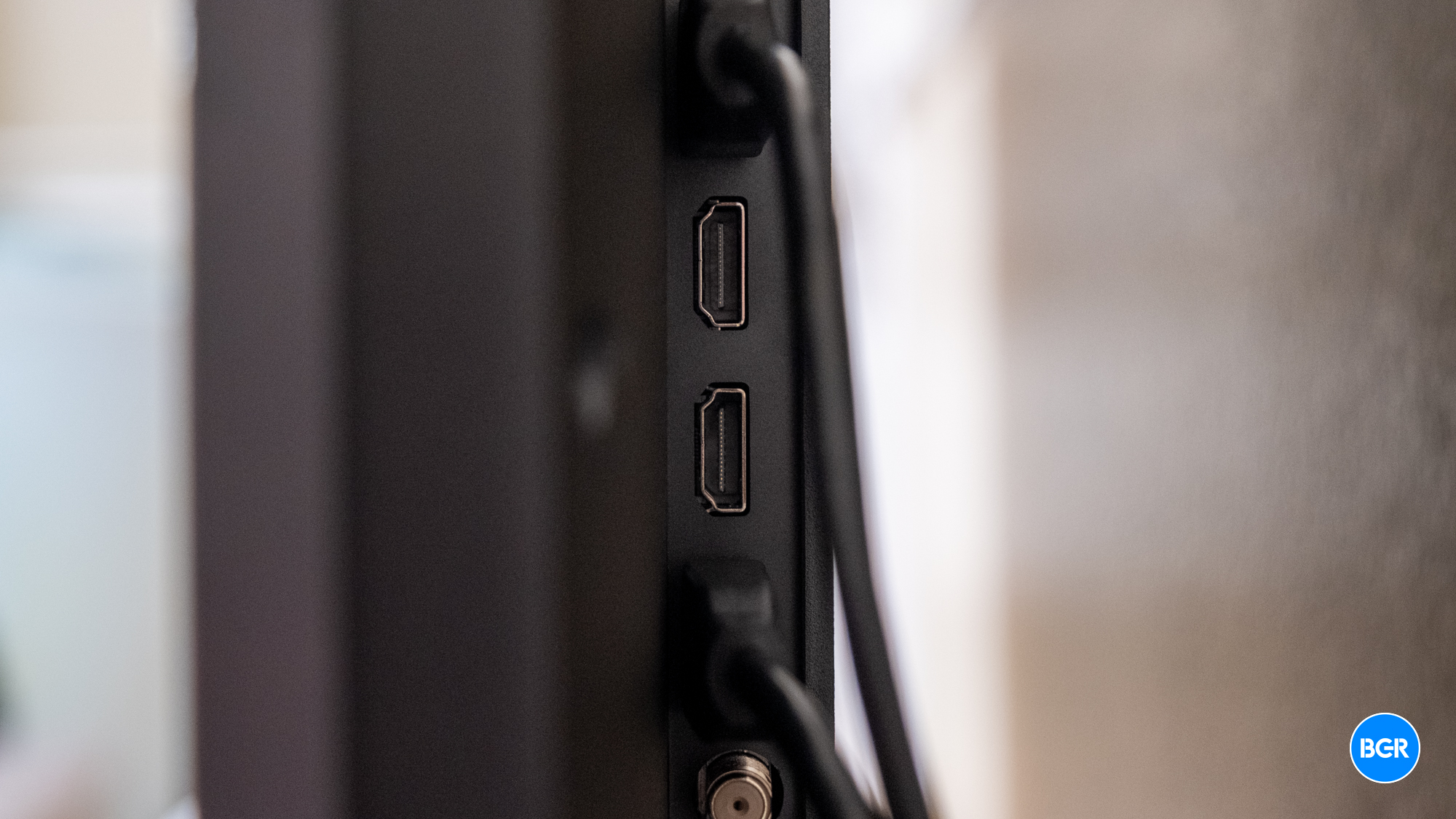 TCL QM6K TV ports
