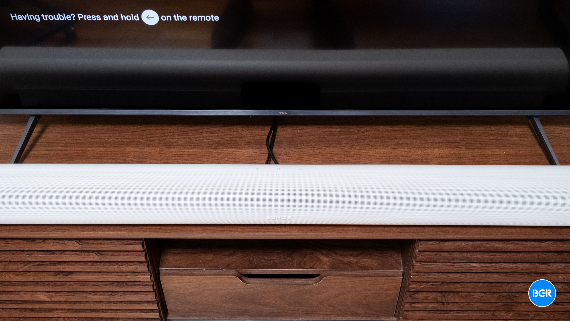 TCL QM6K TV feet