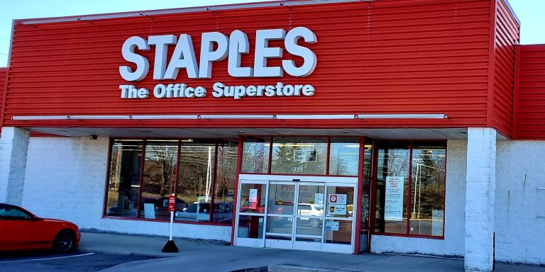 Staples storefront.