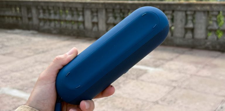 Navy Blue Beats Pill