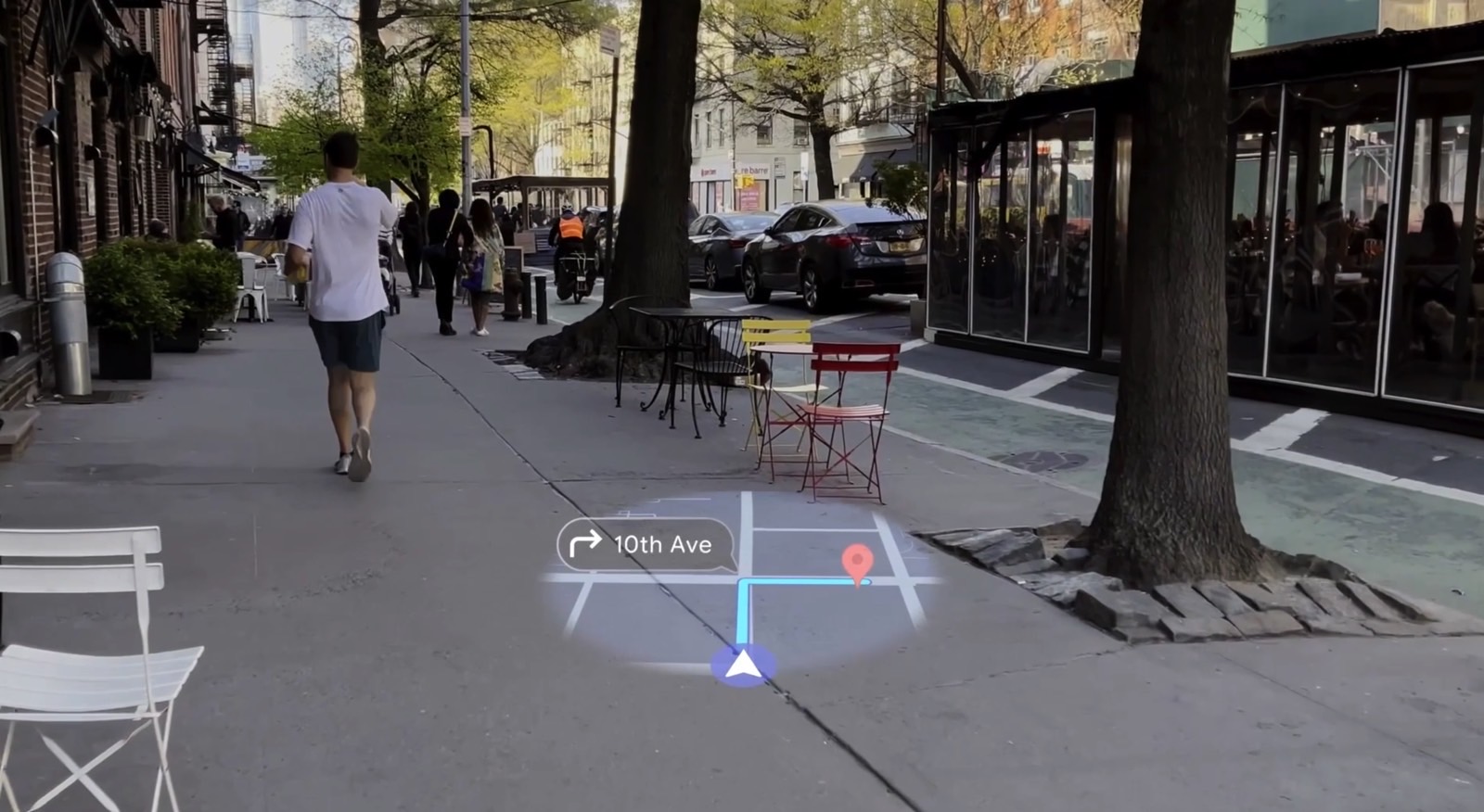 Android XR: Google Maps data appears on the AR screen.