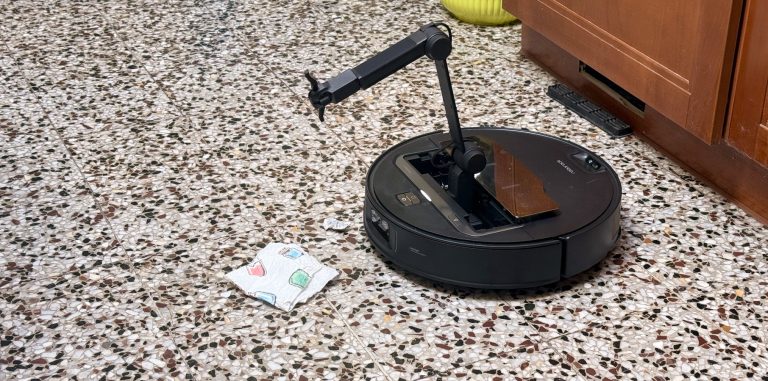 Roborock Saros Z70 review Omnigrip arm