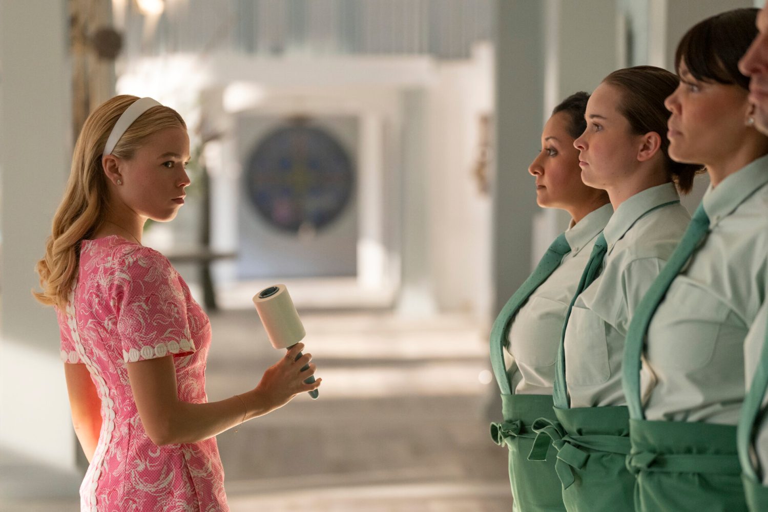 Netflix’s new #1 show is a must-watch for White Lotus fans
