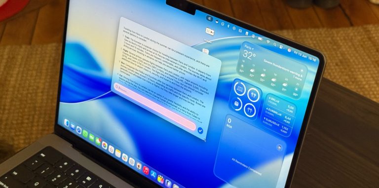 Apple Intelligence AI chatbot running on macOS Tahoe 26
