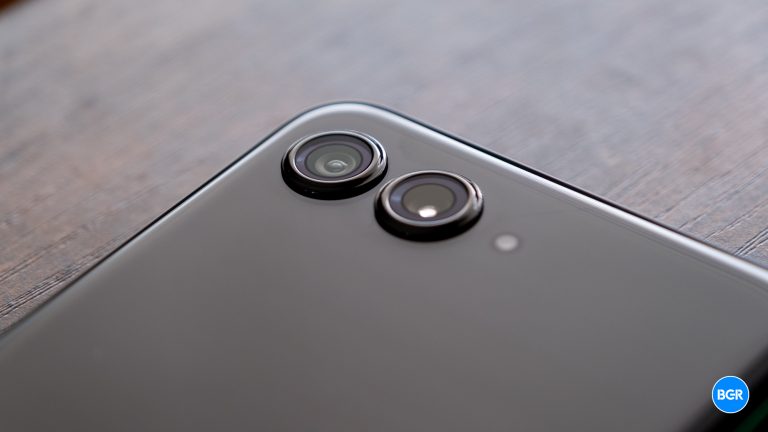 Cameras on the 2025 Motorola Razr