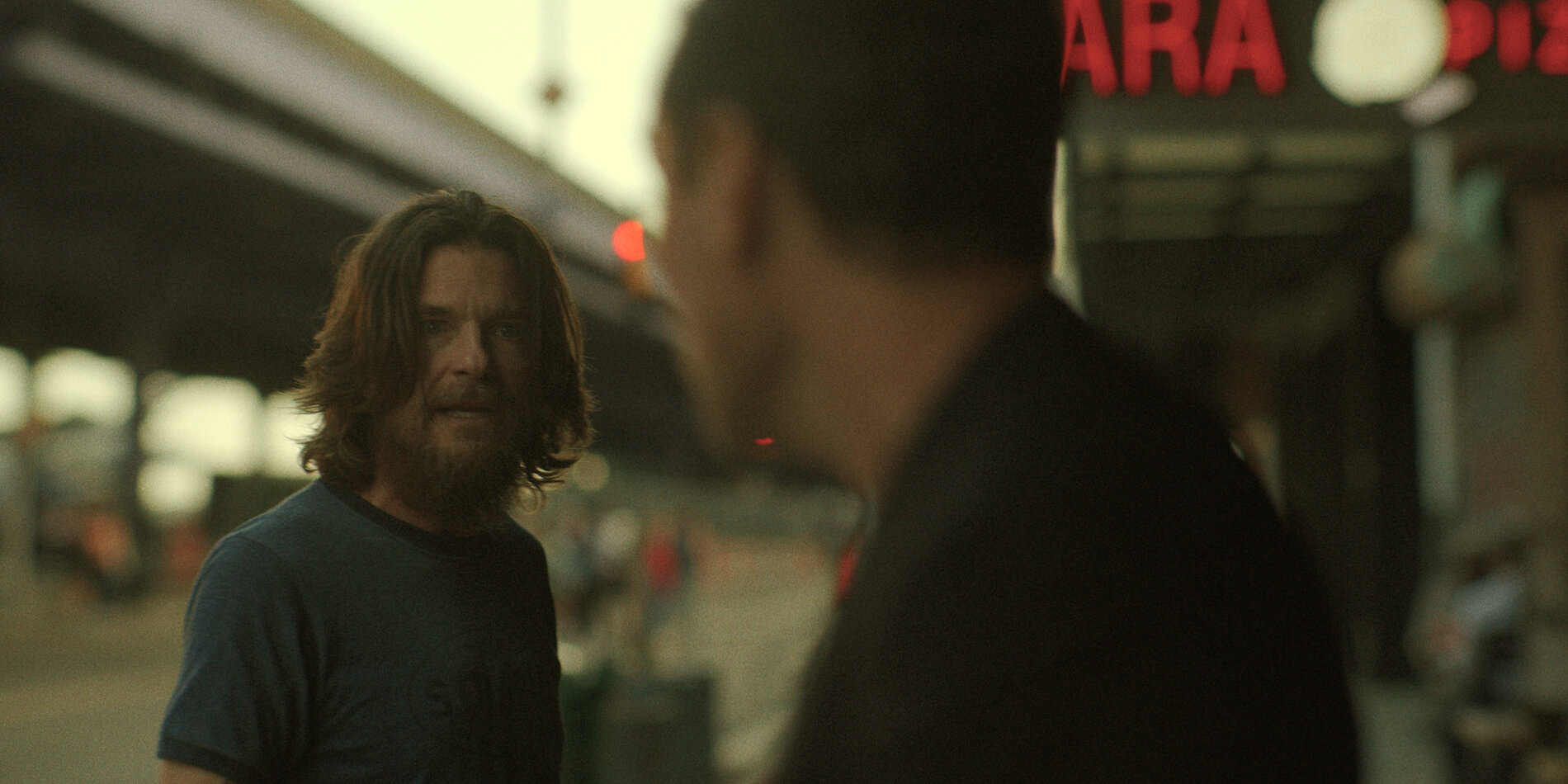 This new Netflix thriller starring Jason Bateman and Jude Law belongs on your must-watch list