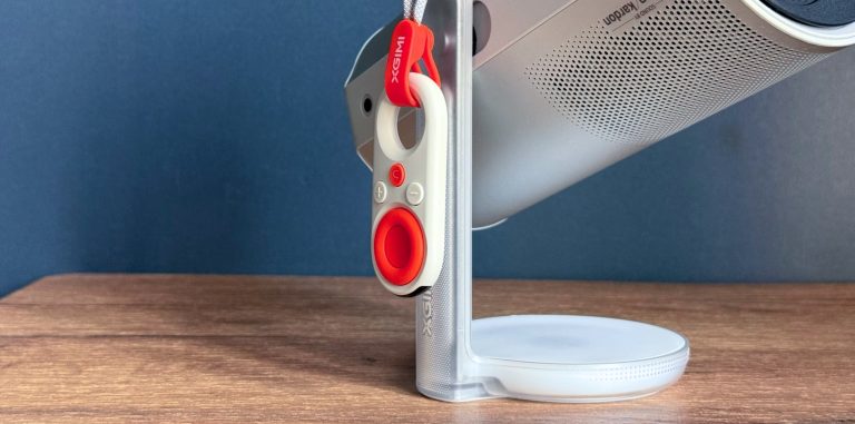XGIMI's MoGo 4 cute little remote
