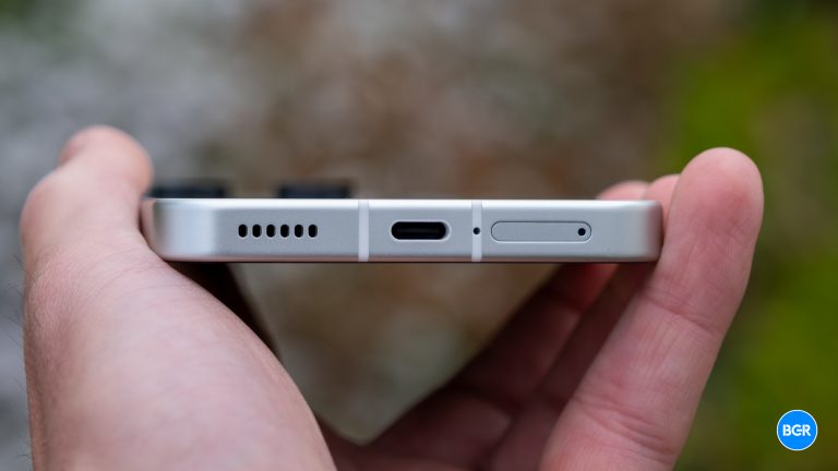USB-C port on the Nothing Phone (3)